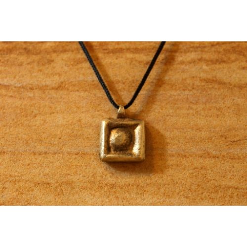 THE EYE NECKLACE